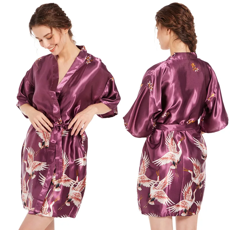 Женская летняя атласная ночная рубашка с V-образным вырезом и поясом