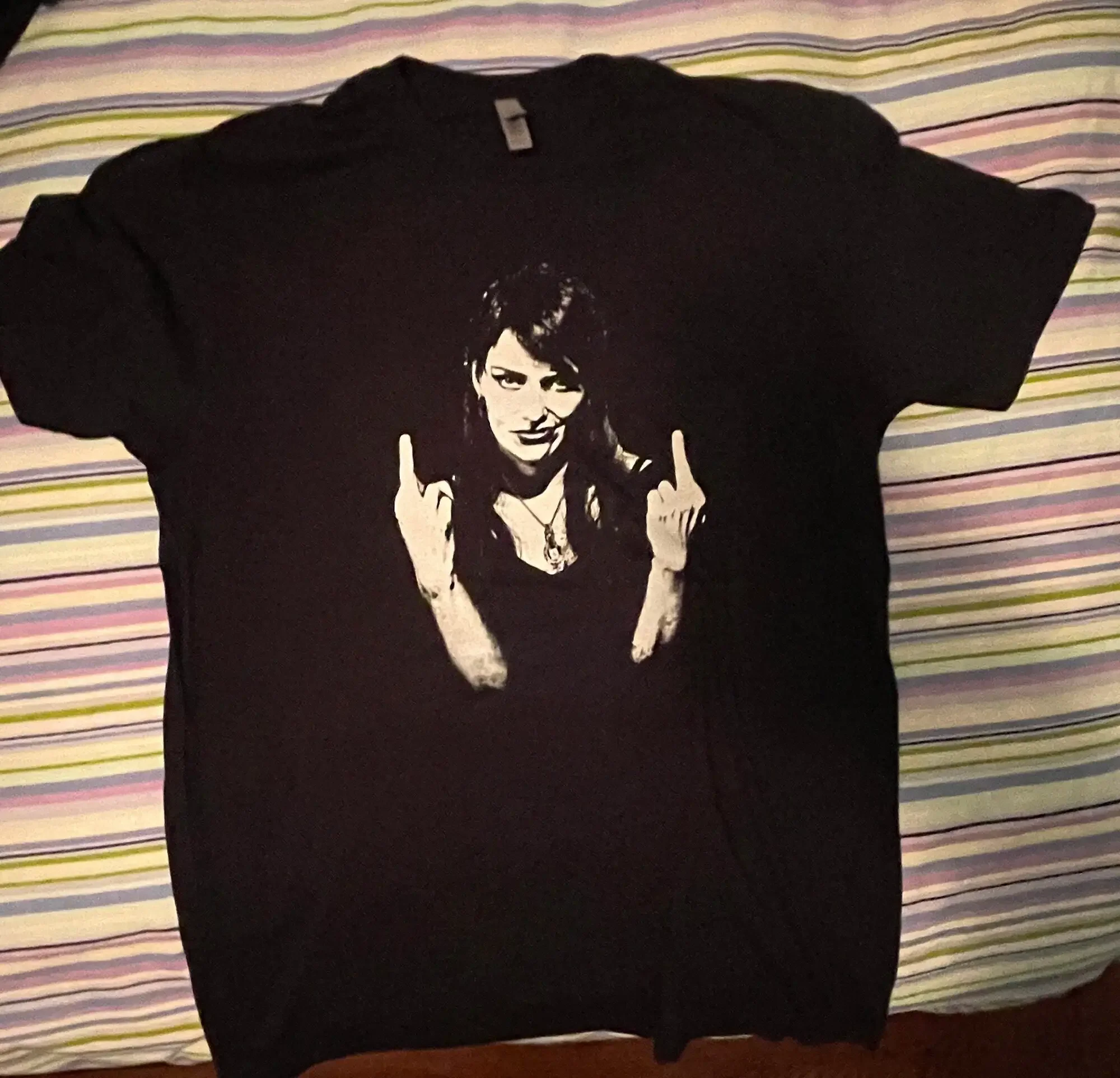 Мама мугshot футболка DREDD Lena Headey