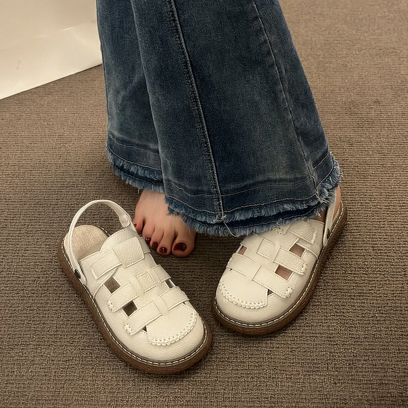 Shoes for Women Slippers Outdoor Luxury Slides Female Mule Fretwork Heels Cover Toe Designer 2023 Mules Flat Rubber Sandals