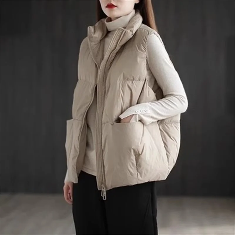 Женский пуховой жилет новинка зимы 2024 свободная утепленная майка на белом утином