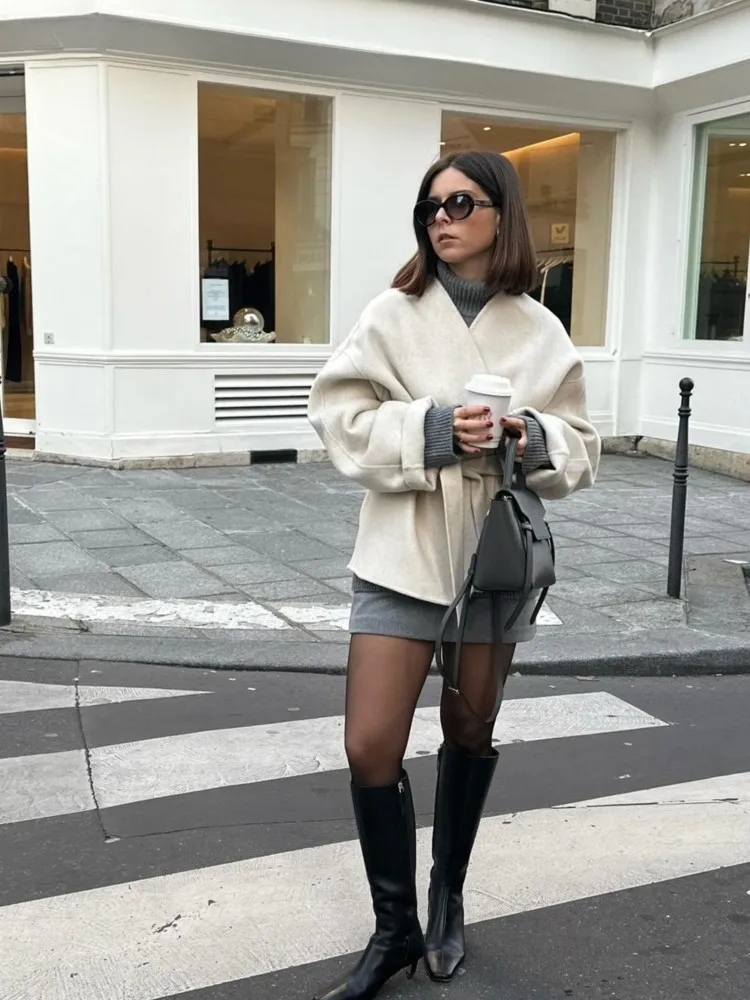 Женская куртка Chin.Sweety бежевая из полиэстера