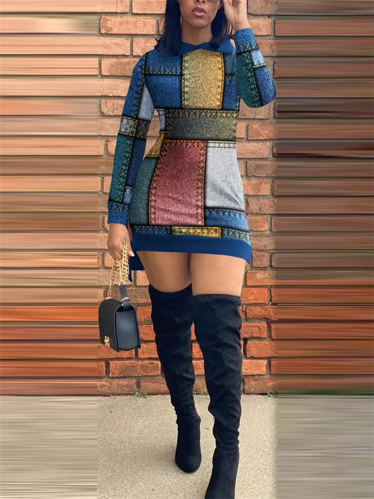 

Женское джинсовое платье-свитшот с длинным рукавом и принтом