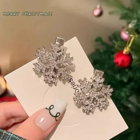 Серебряные заколки со снежинками для волос