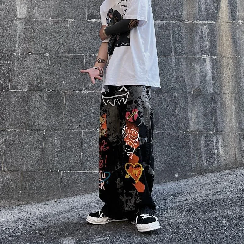 DEEPTOWN Loose Graffiti Jeans Men Straight Hip Hop Denim Pants Streetwear Harajuku Casual Trousers Male Spring Oversize Plus 5XL