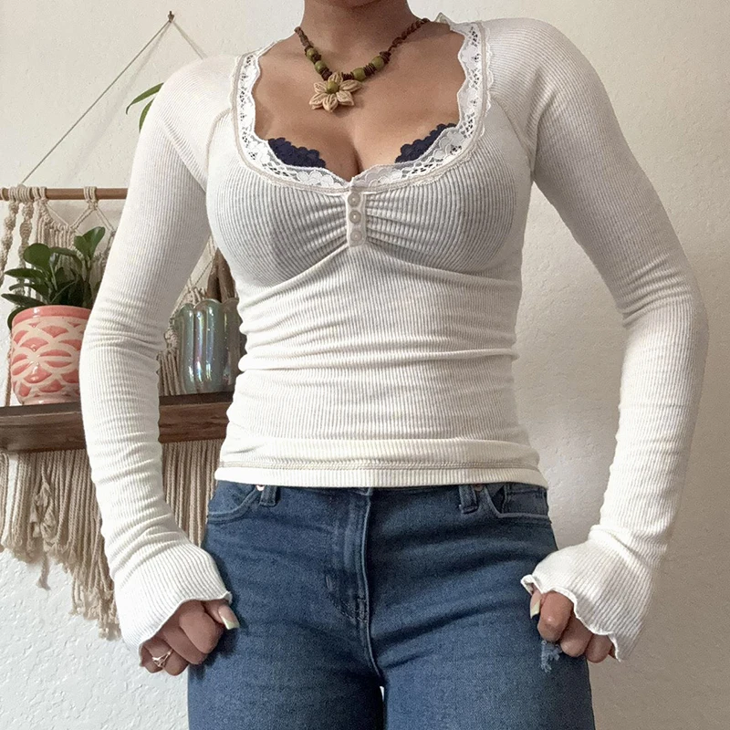 Топ женский на пуговицах с V-образным вырезом и кружевом