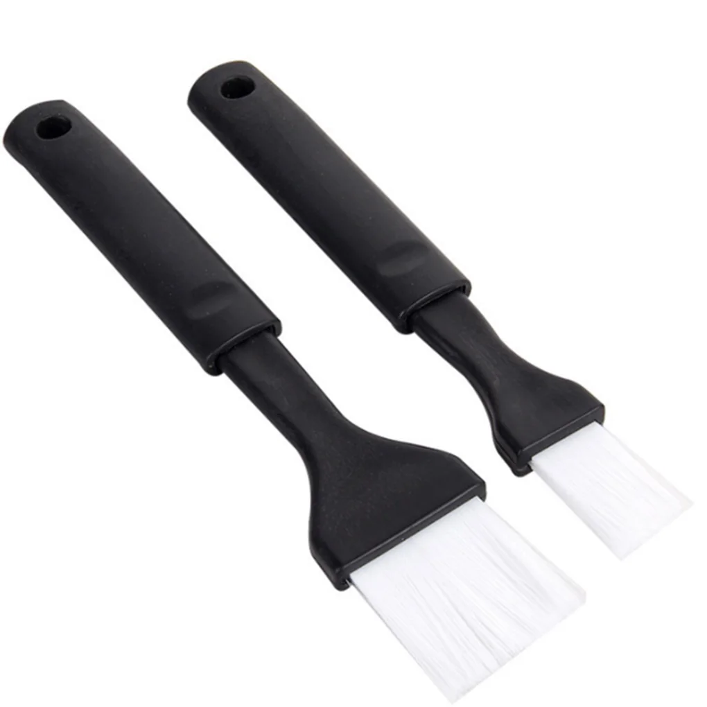 

2pcs Plastic Bakeware Brush Hangable Baking Brush Picnic Pasting Kitchen Utensil