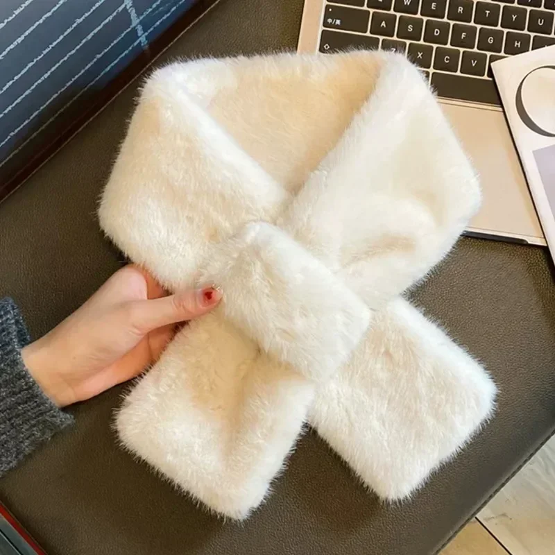 Теплый плотный шарф зимний женский однотонный мягкий удобный из кроличьего меха