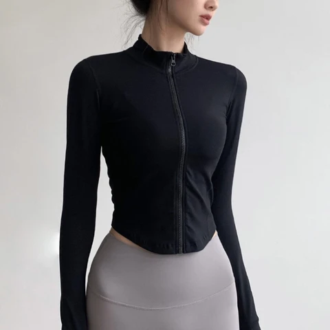 Женская спортивная одежда для бега - изображение