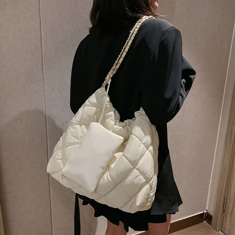 2022 Winter Casual Large Capacity Tote Bag Quilted Padded Designer Luxury Chains Women Shoulder Bags Down Cotton Puffy Handbag