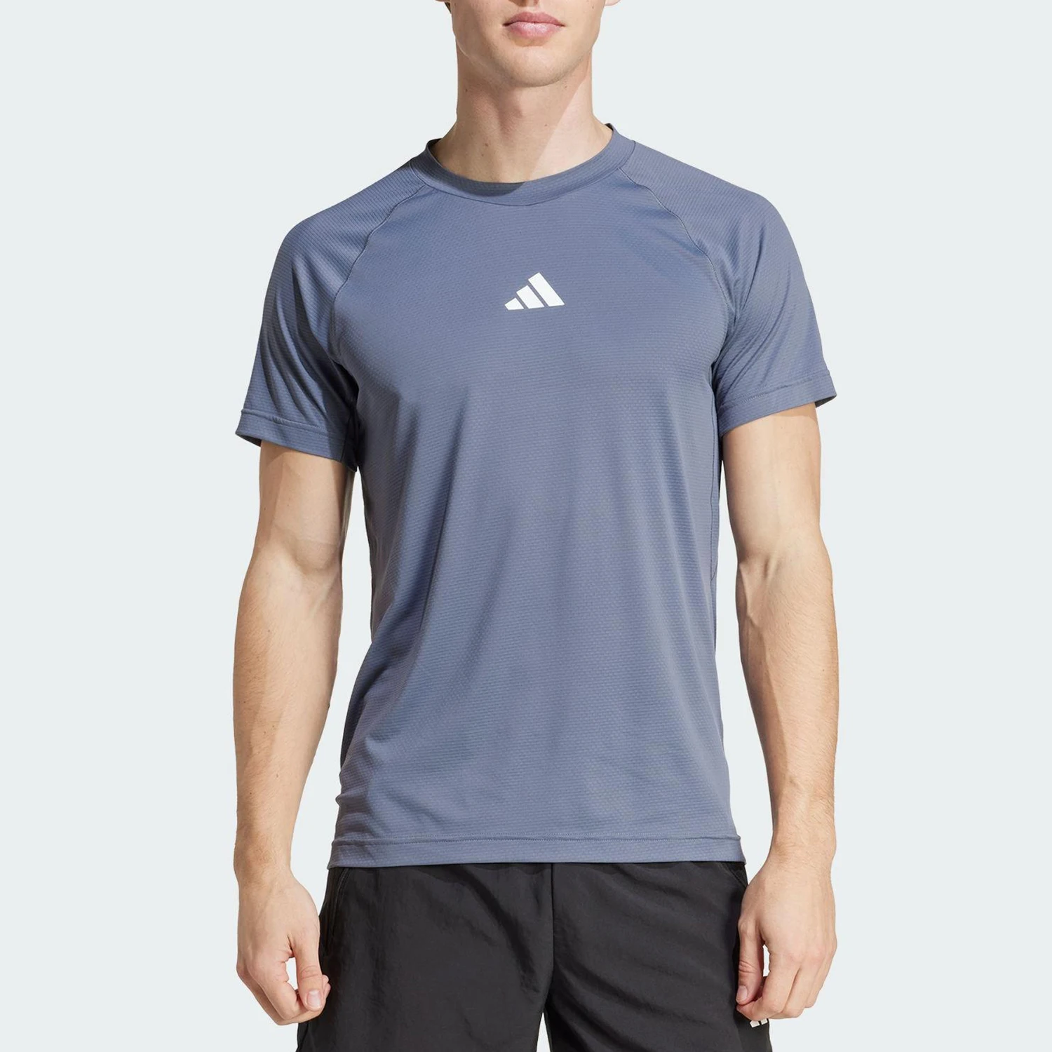 Фото Оригинальные мужские дышащие футболки для фитнеса Adidas CLIMACOOL с короткими рукавами JY9513 №1