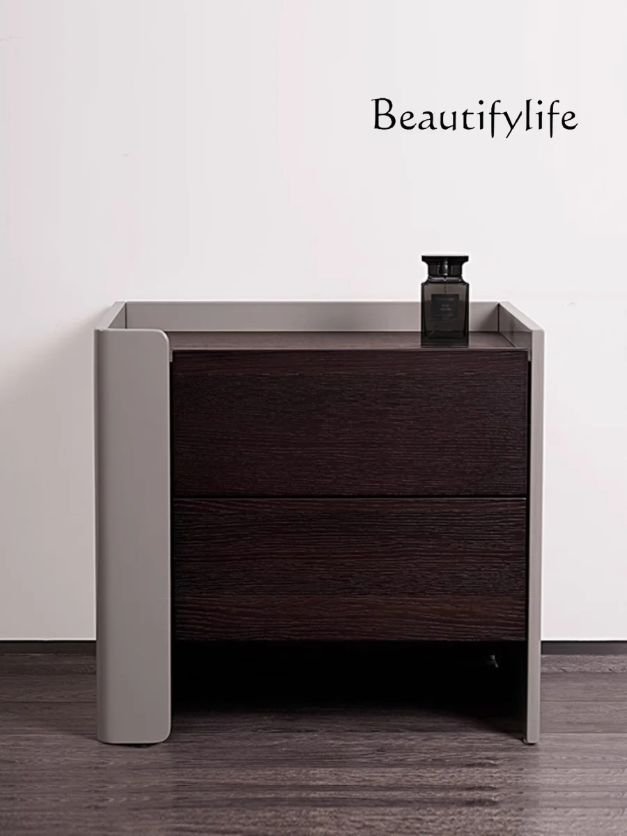 Итальянский минималистичный прикроватный столик Дымчатая простая прикроватная