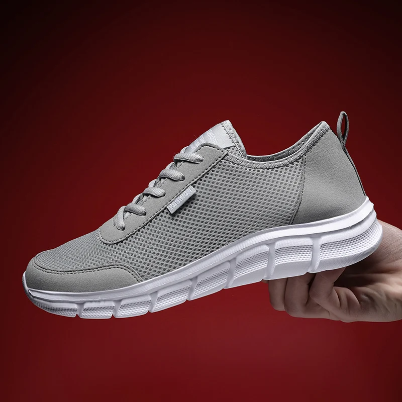 

New Summer Men's Shoes Comfortable Breathable Mesh Shoes Lightweight Soft Sole Sports Running Shoes Men's Fashion Casual Shoes