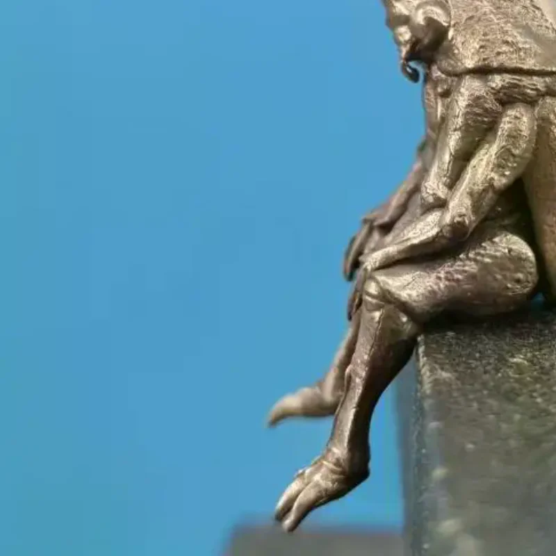 

Античная медная статуэтка жука