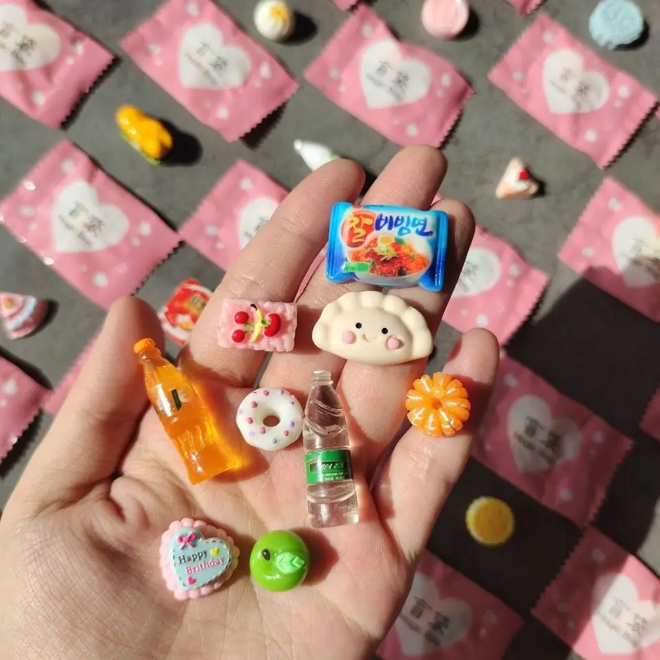 

10PCS Funny Mixed Surprise Bag Cute Imulation Mini Food Supermarket Snacks Model Resin Toy Surprise Mix Box Fake Candy Kids Toys