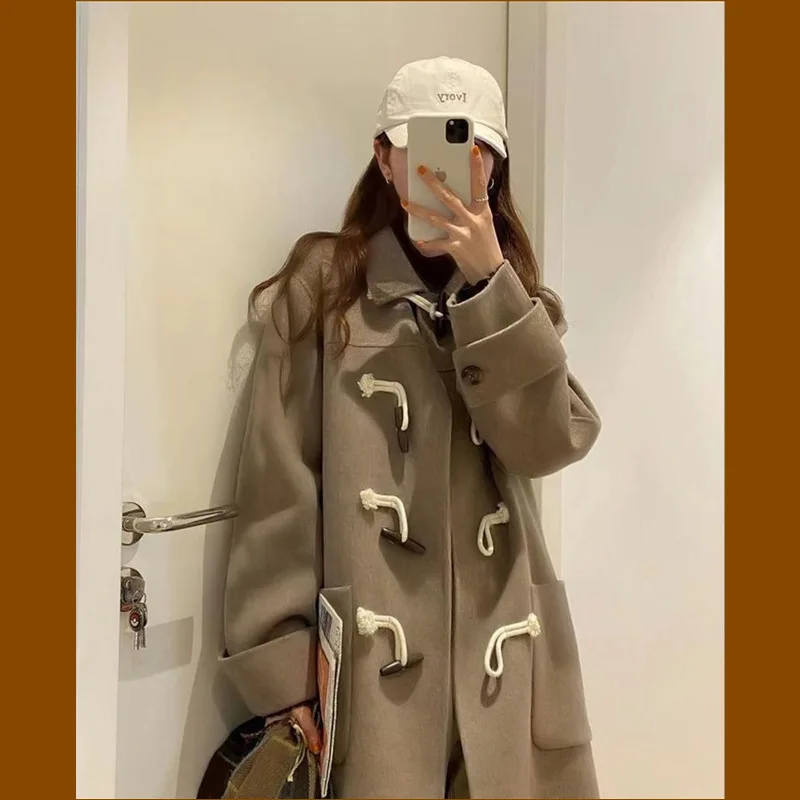 

2023 Fall Women's New Tweed Coat Female Students Loose Thin Cow Horn Buckle in the Long Wool Coat