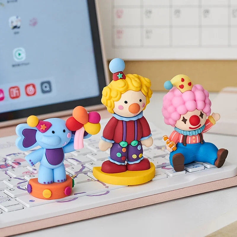 Очаровательные художественные цирковые клоуны с орнаментом. Миниатюрные