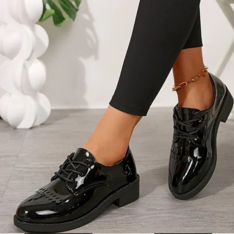 Женские туфли на шнуровке осенние туфли-лодочки с круглым носком однотонные