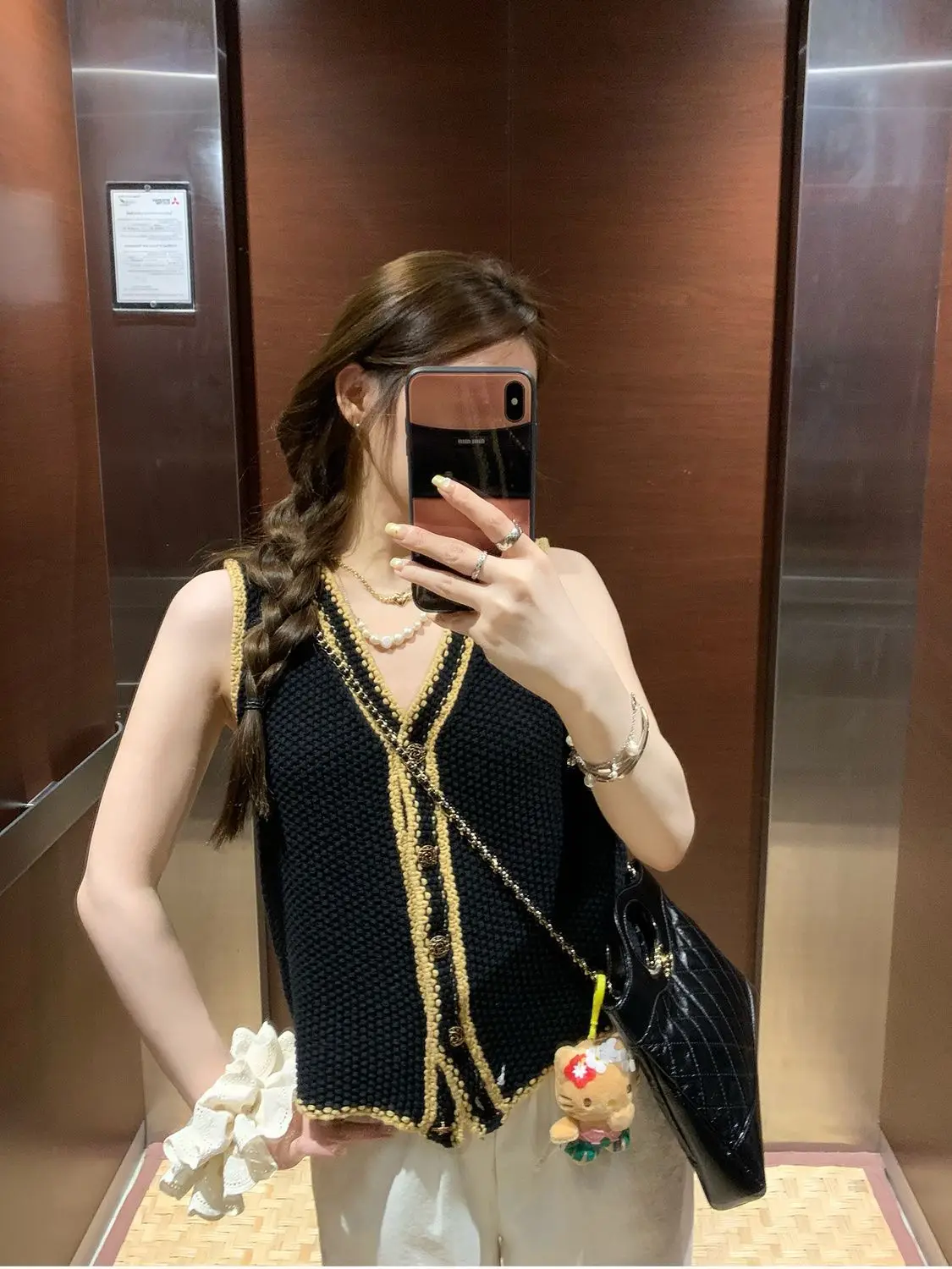 Женский трикотажный жилет Xiaoxiangfeng контрастных цветов с V-образным вырезом