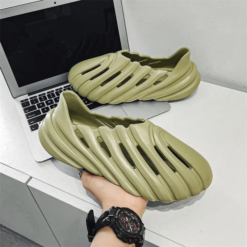 

Summer Clogs Men Sandals Clogs Shoes Non-Slip Soft Women Slippers Indoor Beach Slippers Garden Shoes