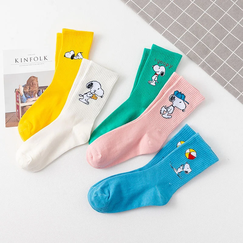 

Kawaii Snoopy Anime series Cute Fashion Cartoon Pattern High top college style sports Cotton Mid-calf socks Home furnishings