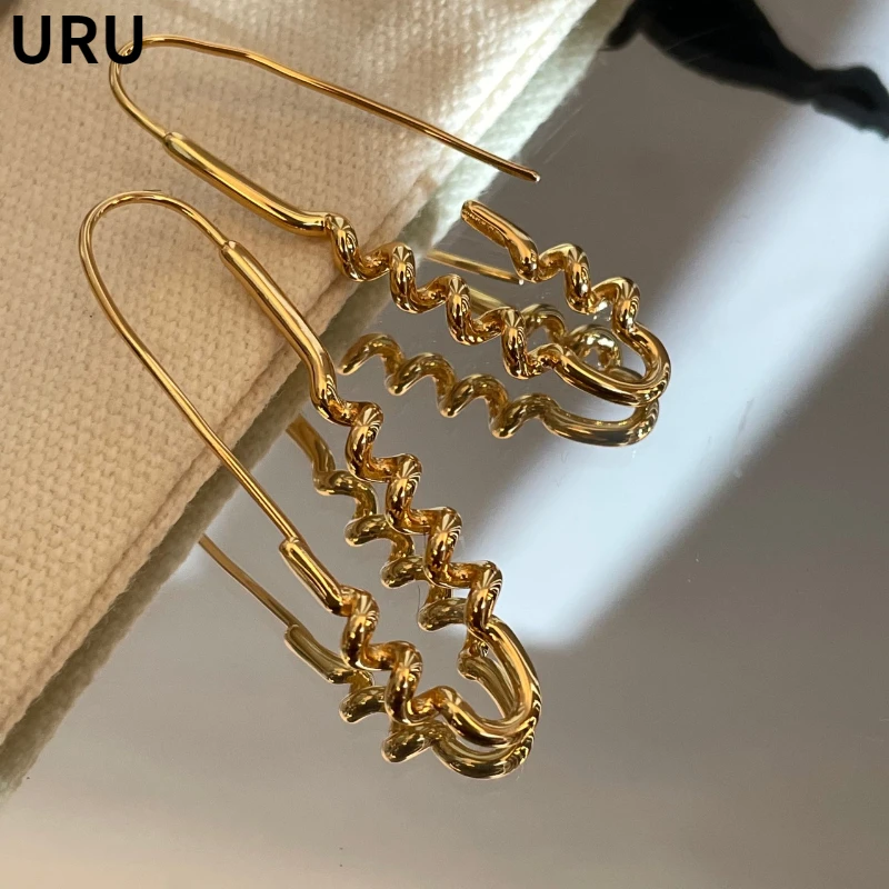 

Europe and America exaggerated twisted line Drop Earrings Modern Jewelry High Quality Copper Metal Gold Color Earrings For Women
