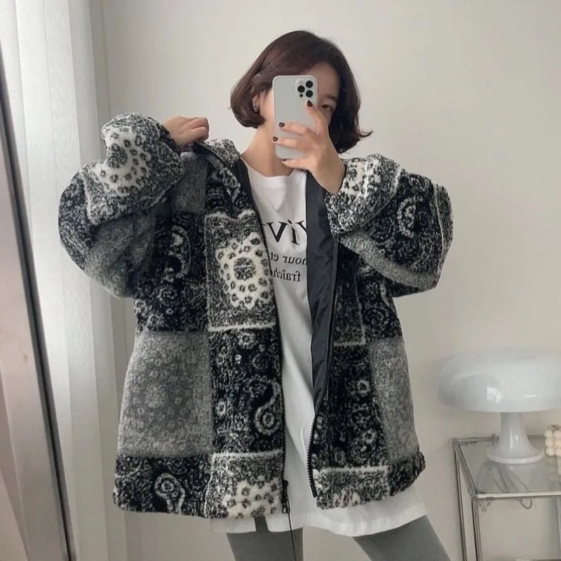 

Korean retro totem jacquard lamb wool coat women's thick warm medium long jacket jacket lazy wind cotton coat