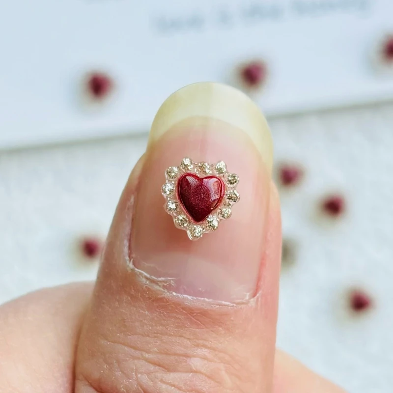 Новинка 100 шт. кавайные Мультяшные фигурки с красным персиковым сердцем из смолы