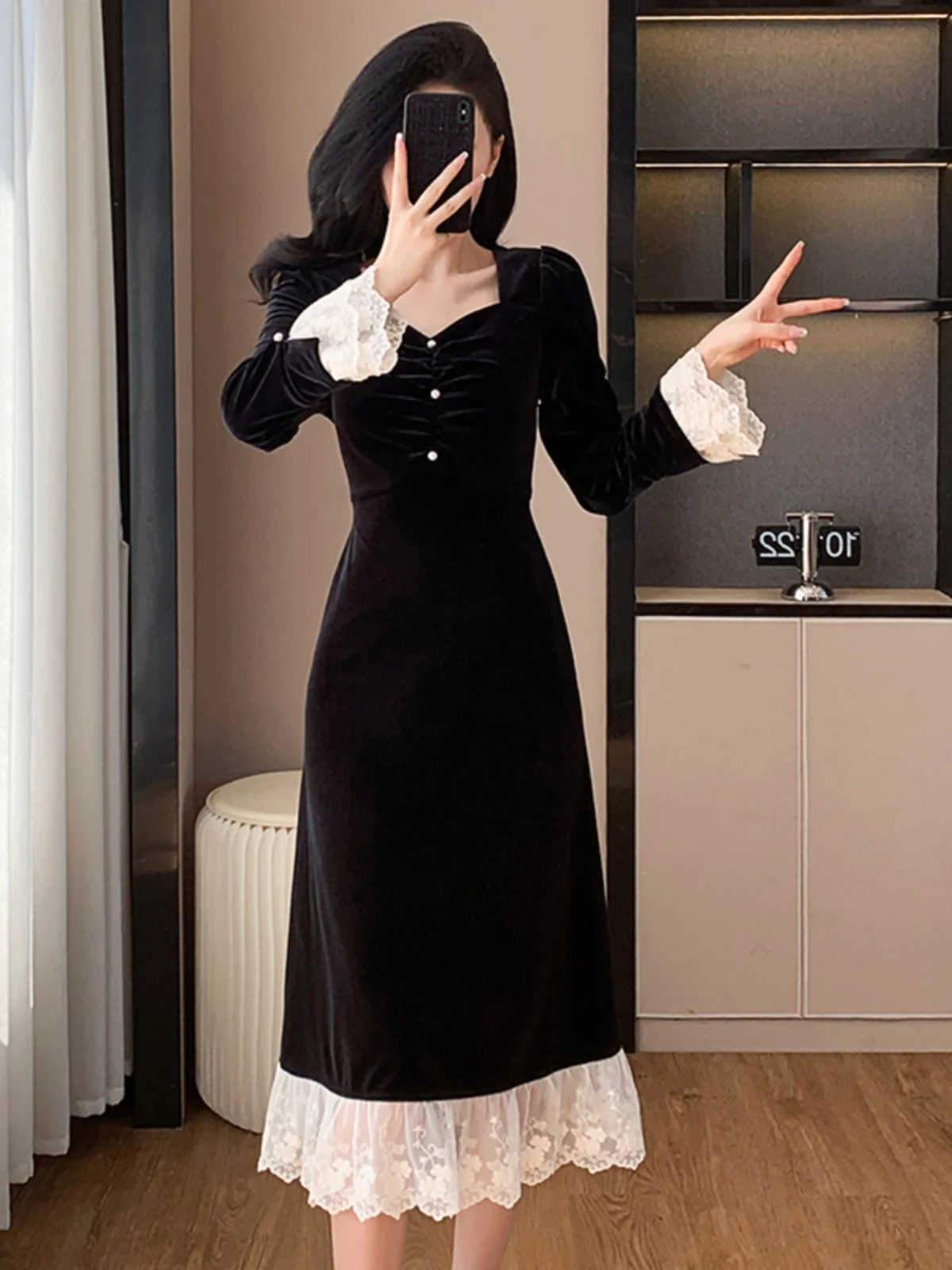 Французское платье Hepburn Sle черное золотое бархатное для женщин новинка 2024 осенняя