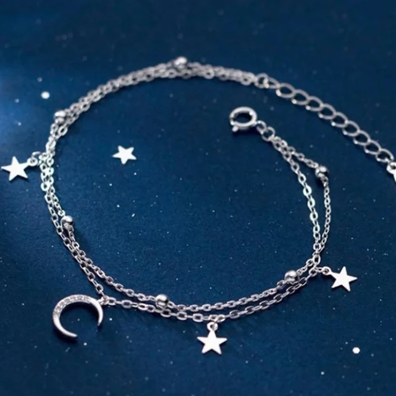 Женский браслет с подвеской в виде Луны