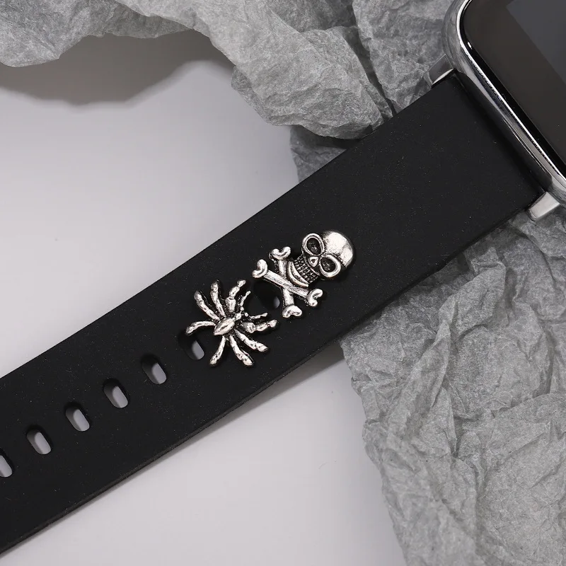 

Fashion Retro Skull Spider Decorative Paw Nails Buckle for Apple Watch Band Charm Metal Rivet Accessories for Iwatch Bracelet