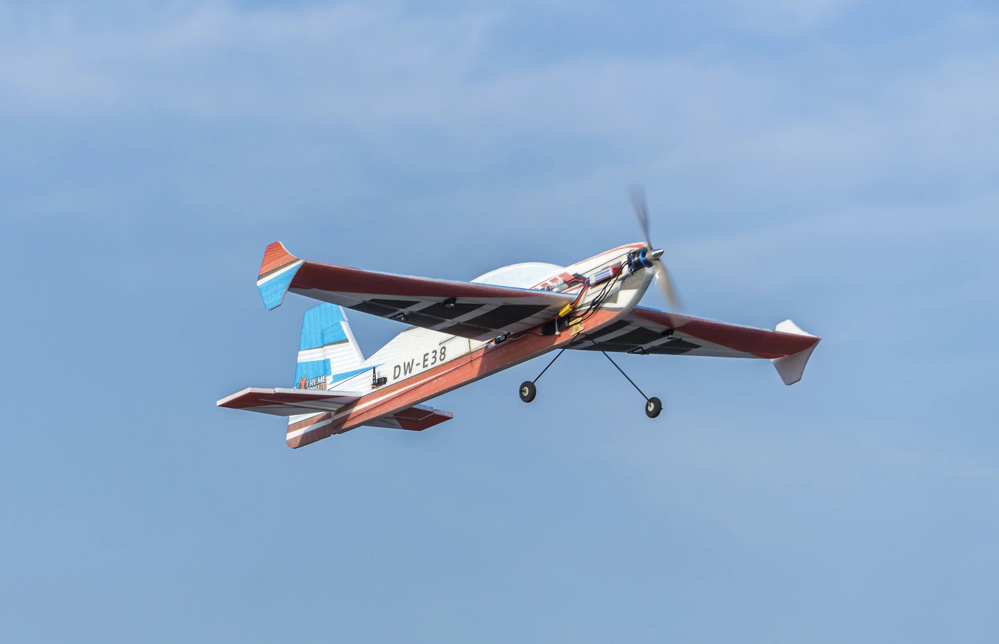Фото DW Hobby 1200 мм размах крыльев Extra-NG EPP комплект самолета 3D Sport RC самолет MO2817 900KV комплект двигателя пенопластовый самолет модель E38 №5