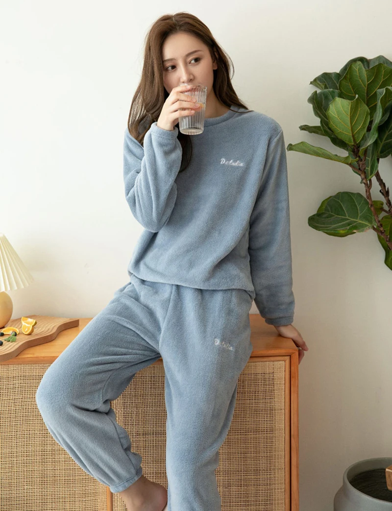 Women's Winter Warm Solid Round Collar Pajamas With Letter Pattern Polyester Comfortable Skin-Friendly Slim Fit Sleepwear