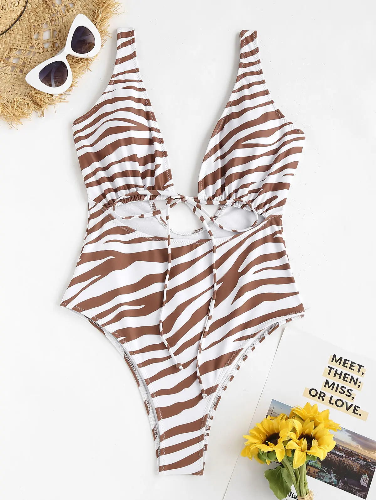 

Слитный купальник с вырезами спереди и полосками «Зебра»