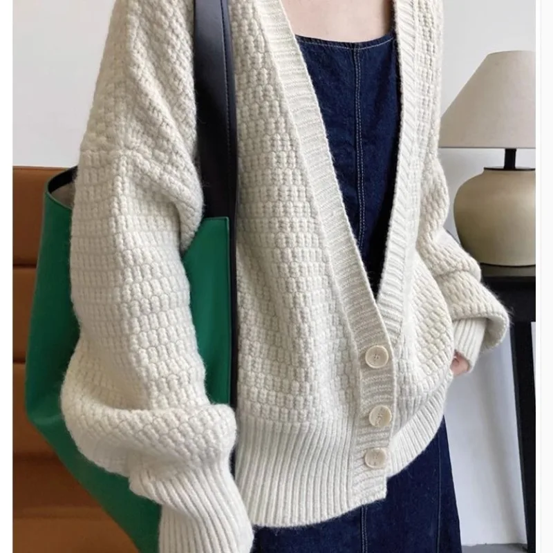 

Layered sweater jacket Women's cardigan design sense Autumn and winter new design sense Lazy loose knit top