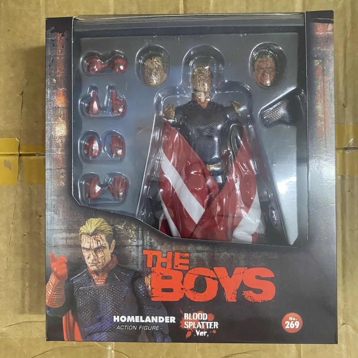 Фото Коллекционная эксклюзивная фигурка Mafex Homelander The Boys Blood Splatter Ver No 151 – идеальный подарок для взрослых коллекционеров №3