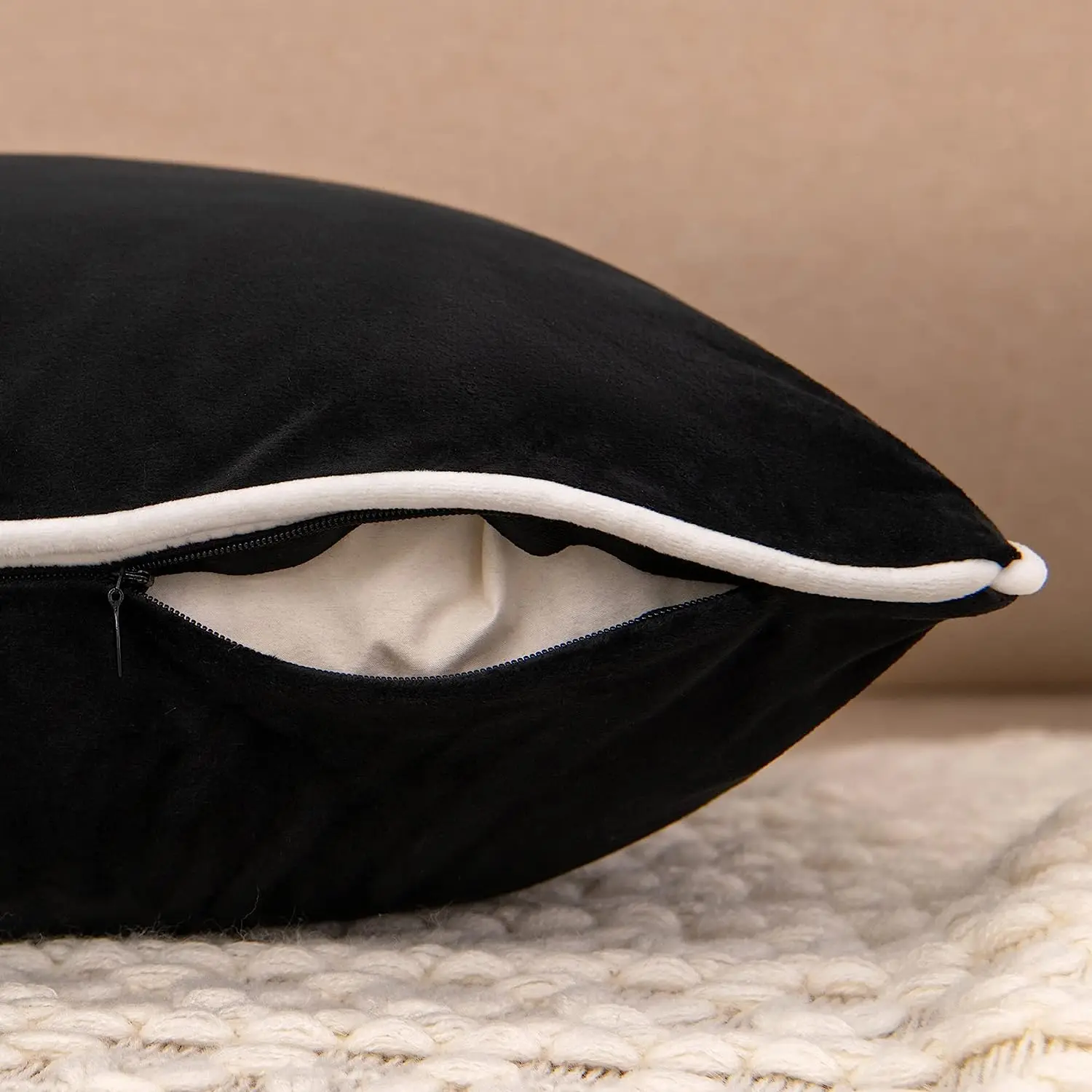 Декоративная квадратная наволочка из полиэстера