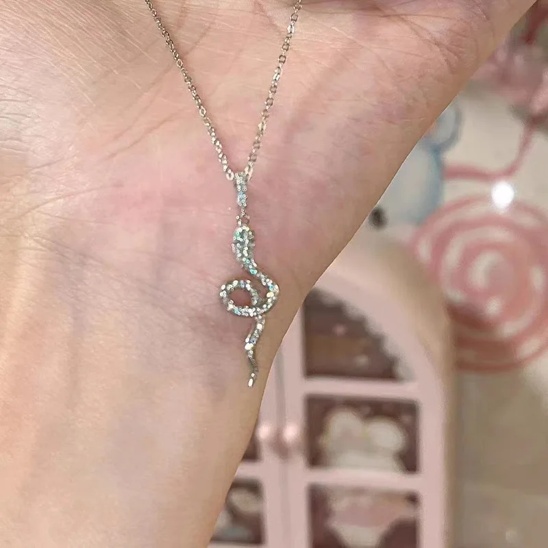 Ожерелье Зеленые глаза Змеи 2022 Новинка для женщин Модная Личность Роскошный Подвеска Свадебные украшения Подарки на День Рождения