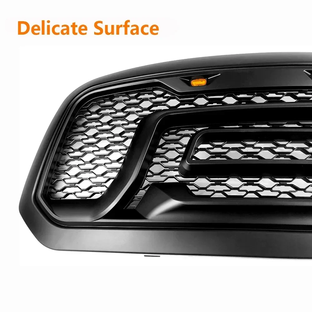 Передняя решетка для автомобиля Dodge Ram 1500 2013-2018 с фотовспышкой