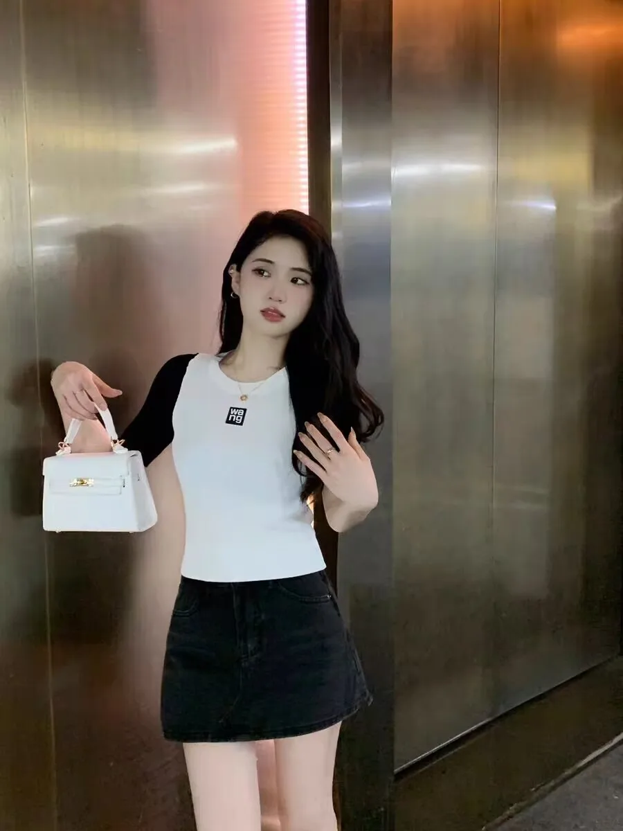 

142769 Fashion Classic Trendy Luxury Designer cloth Summer New Panda Color Matching Short Knit Tank Top T-shirt Female