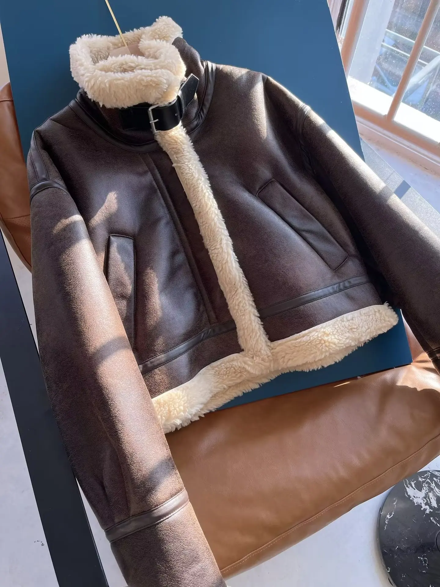 DEARIRIS Women's Faux Fur Collar Leather Jacket Winter Warm Coat for Women