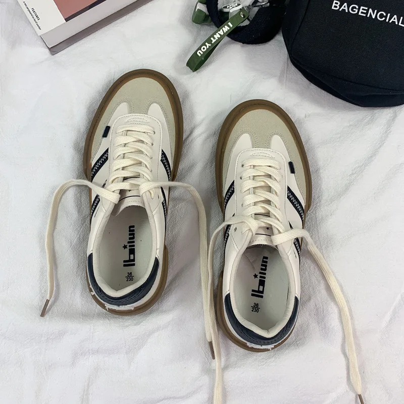 

2023 Autumn New Luxury Shoes for Woman Classic Sneakers Women Leather Retro Low Cut Lace -up Casual Women Sneakers Plus Size 44