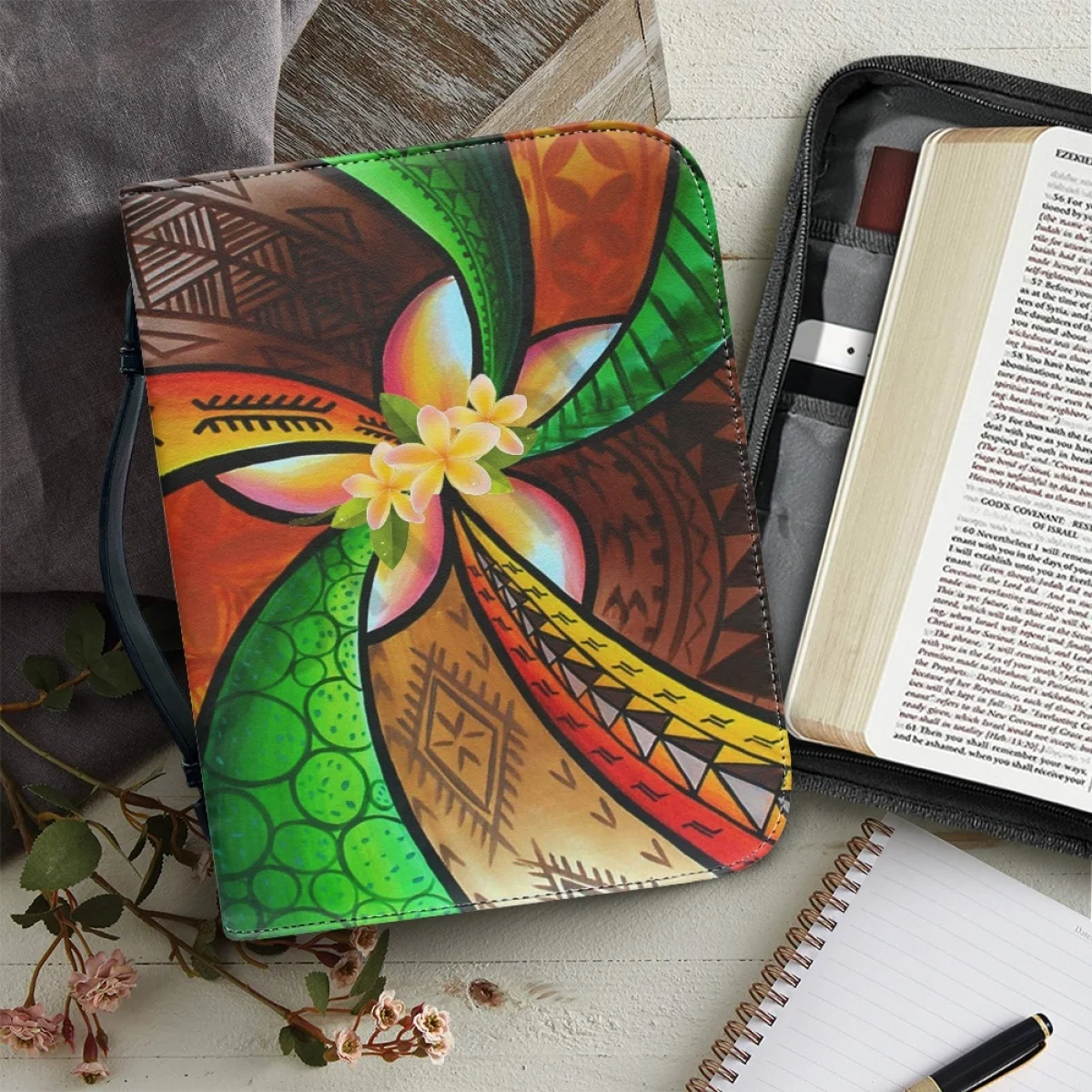 

FORUDESIGNS Polynesian Frangipani Bible Bag Women Leather Zipper Bible Case Tribal Style Handbag Inspiration Gifts For Christian