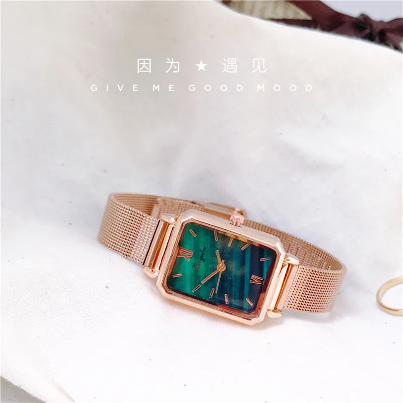 

Retro Fashion Watches Ladies Quartz Watch Bracelet Set Square Dial Simple Rose Gold Mesh Luxury for Women Waterproof Watches