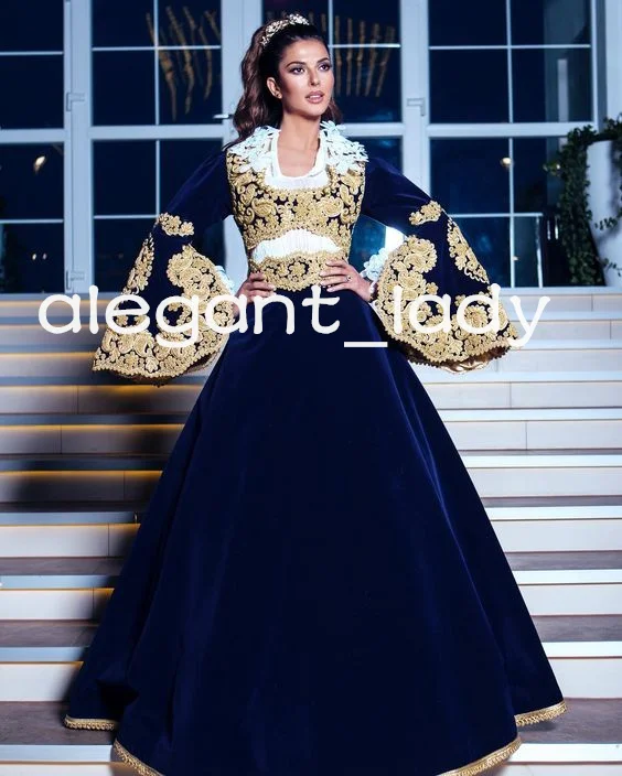 Темно-синие бархатные платья для выпускного вечера с расклешенными длинными