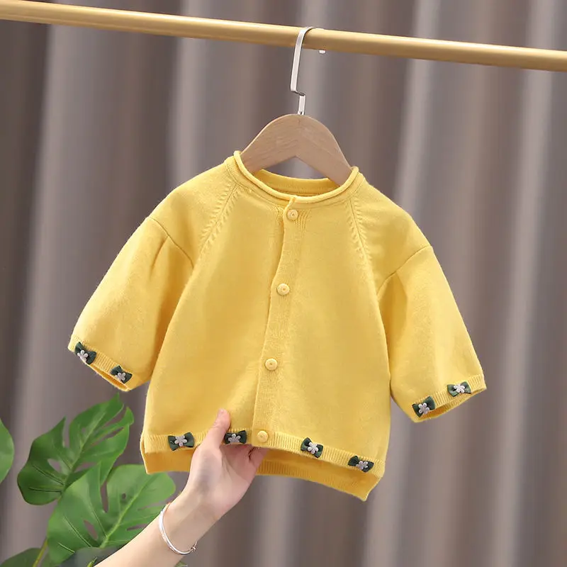 

Новинка осени 2022, роскошные свитера для девочек, модное легкое роскошное Детское пальто в Корейском стиле, топы, вязаный кардиган, универсал...