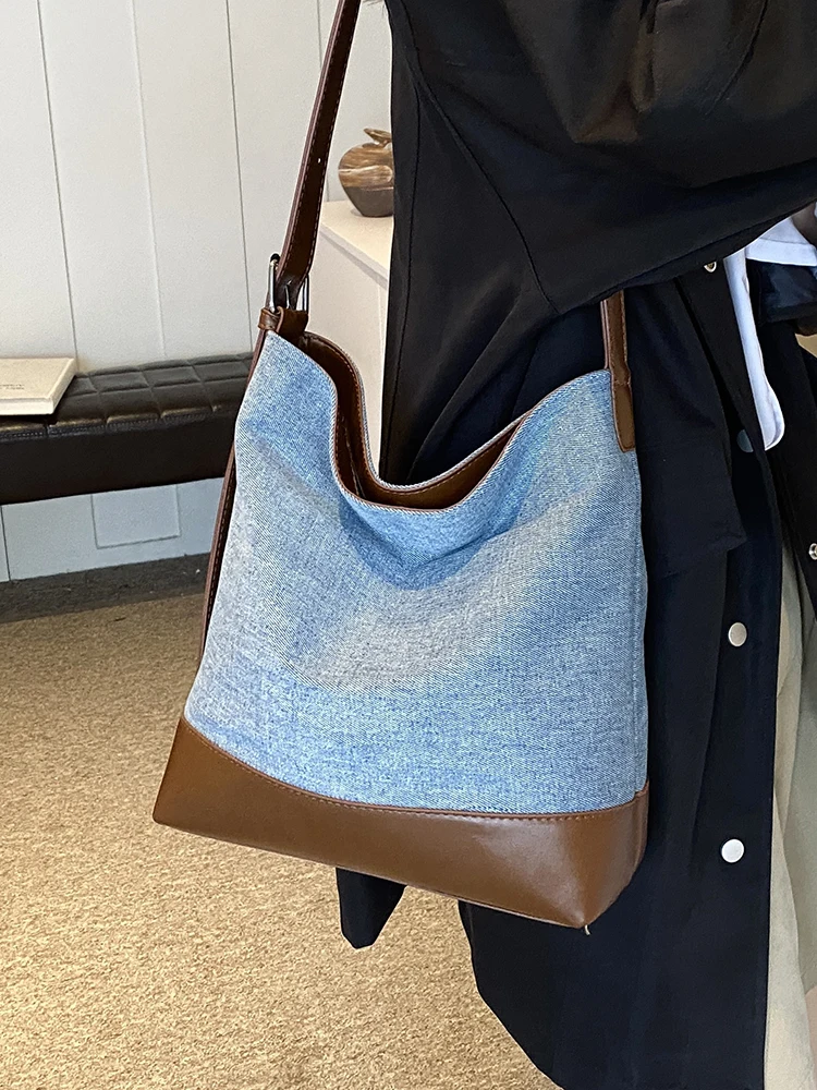 Большая вместительная сумка Женская осенне-зимняя подходящая ко всему Новая