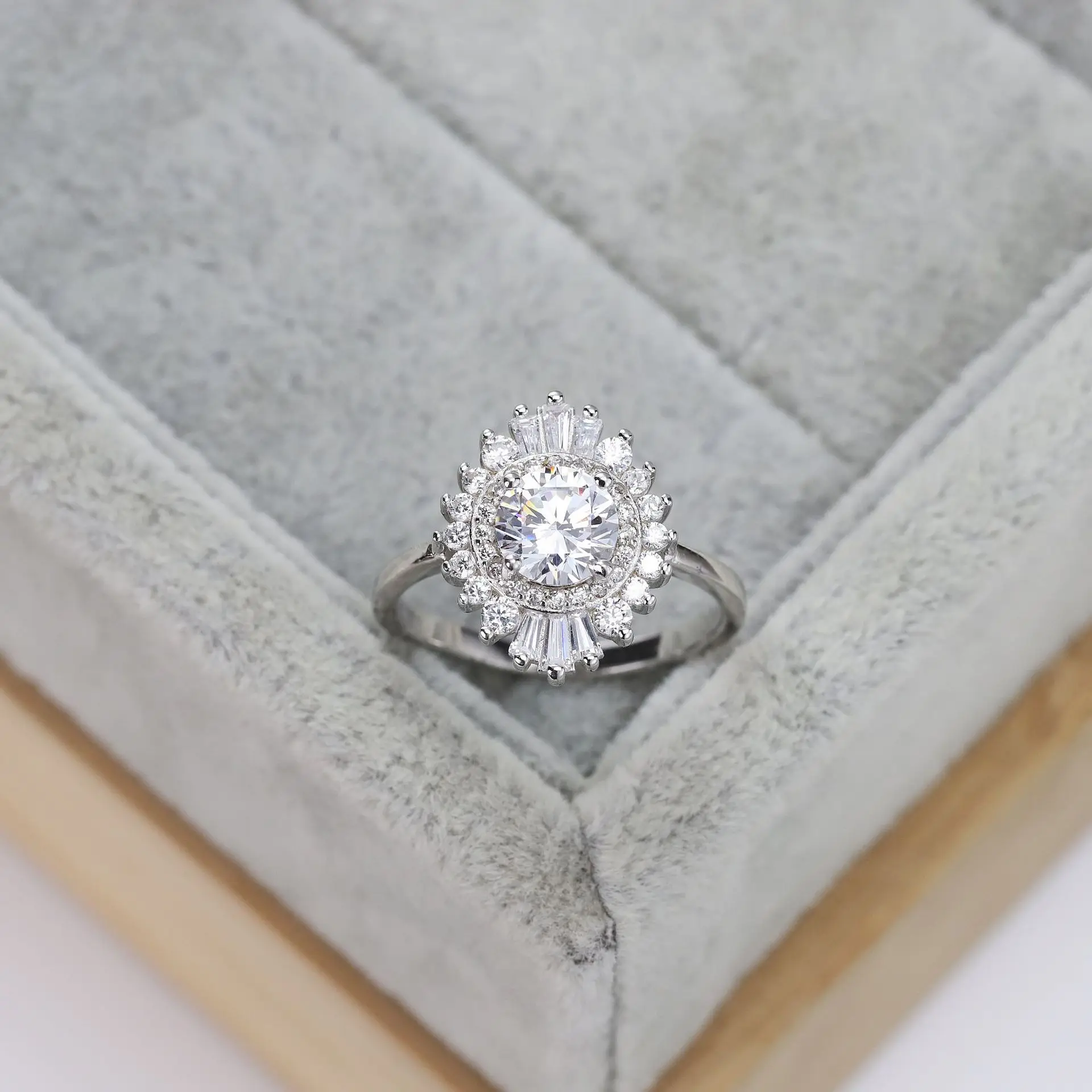 

S925 Sterling Silver European American exaggerated design ring luxury oval zircon diamond ring