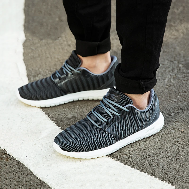 ONEMIX Running Shoes For Men Breathable Mesh Athletic Shoes Super Light Outdoor Black White Sports Shoes Walking Jogging Shoes