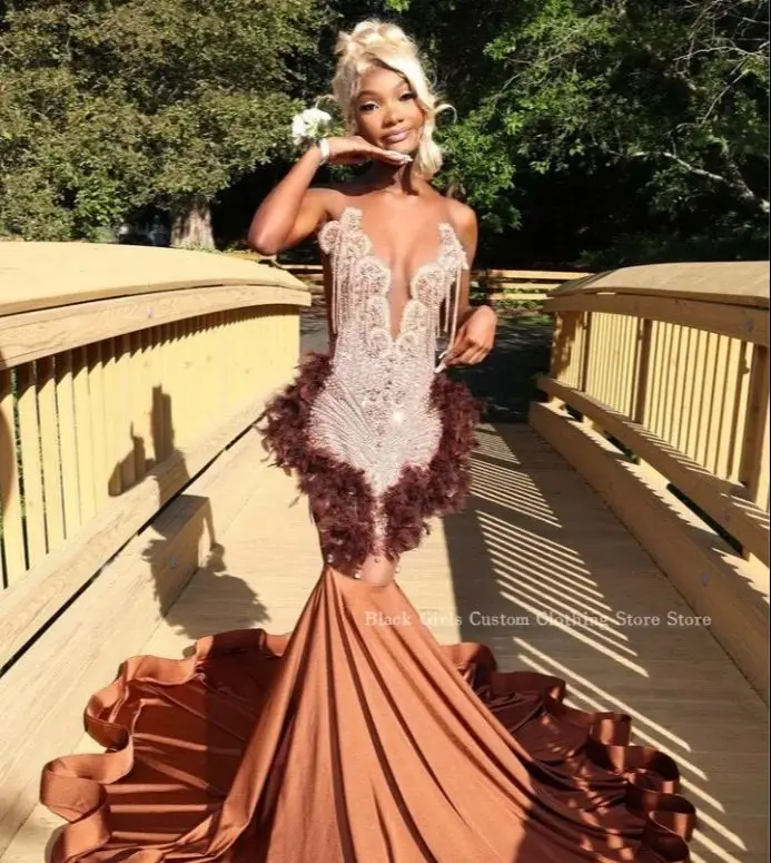 Роскошное платье-Русалка со стразами и перьями для выпускного вечера загаренное