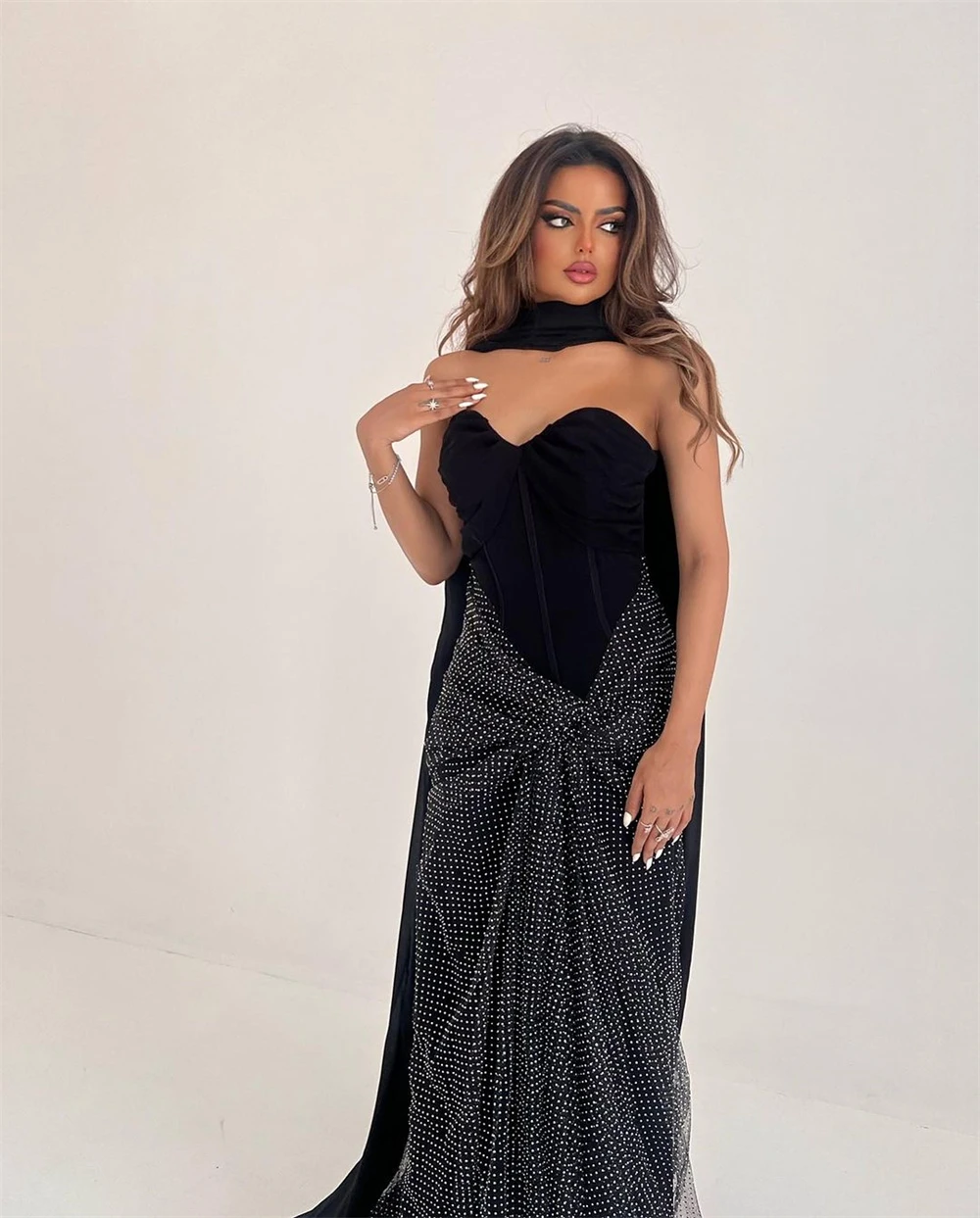 Изысканное коктейльное платье Jiayiigong без бретелек из шифона с пайетками по